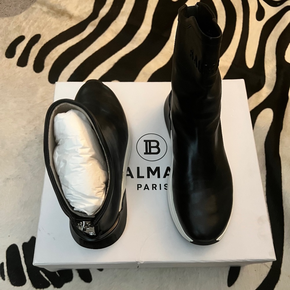 Balmain Show Glove Sneaker